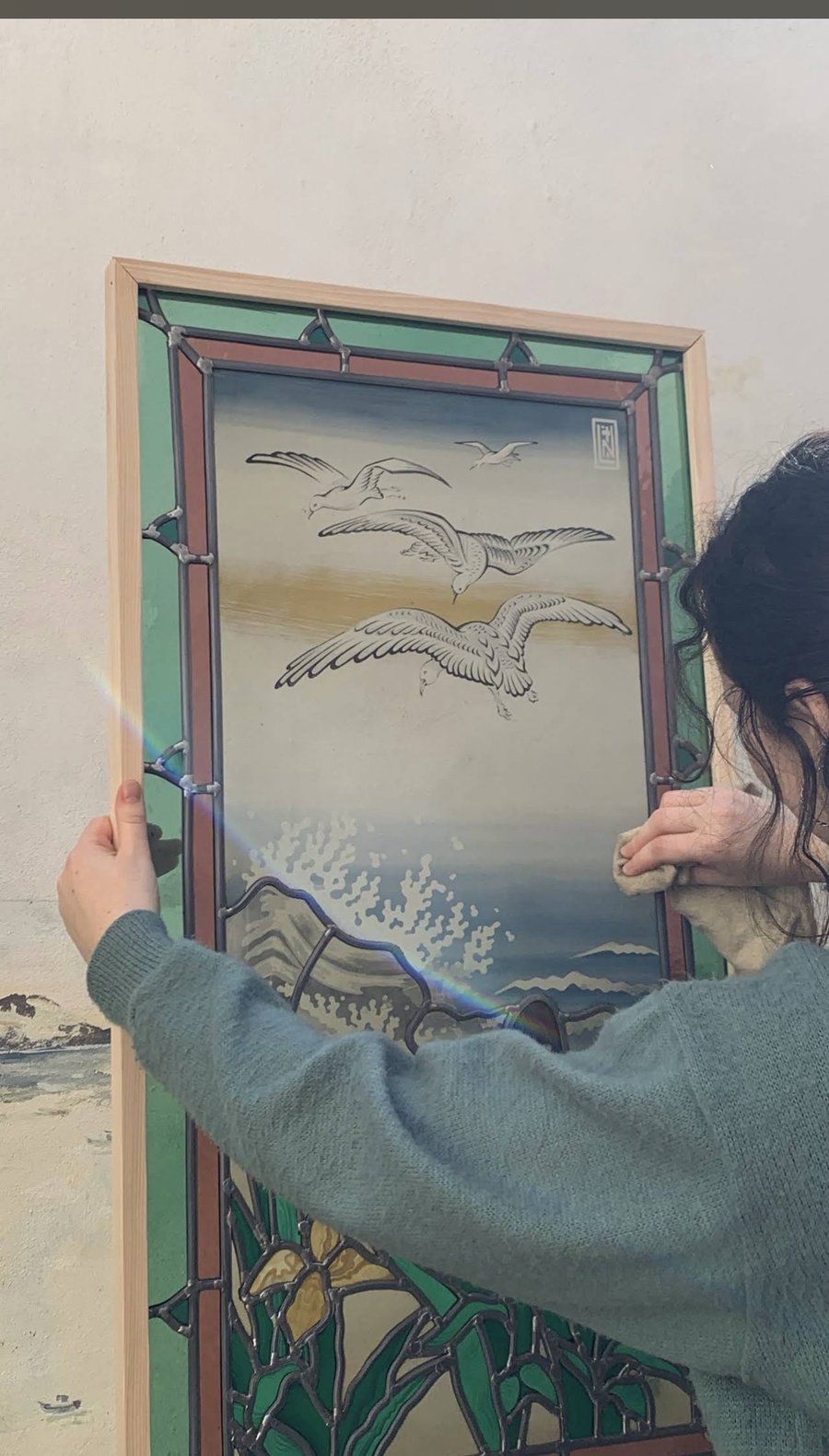 Bord de mer — mouettes en vol au-dessus des vagues