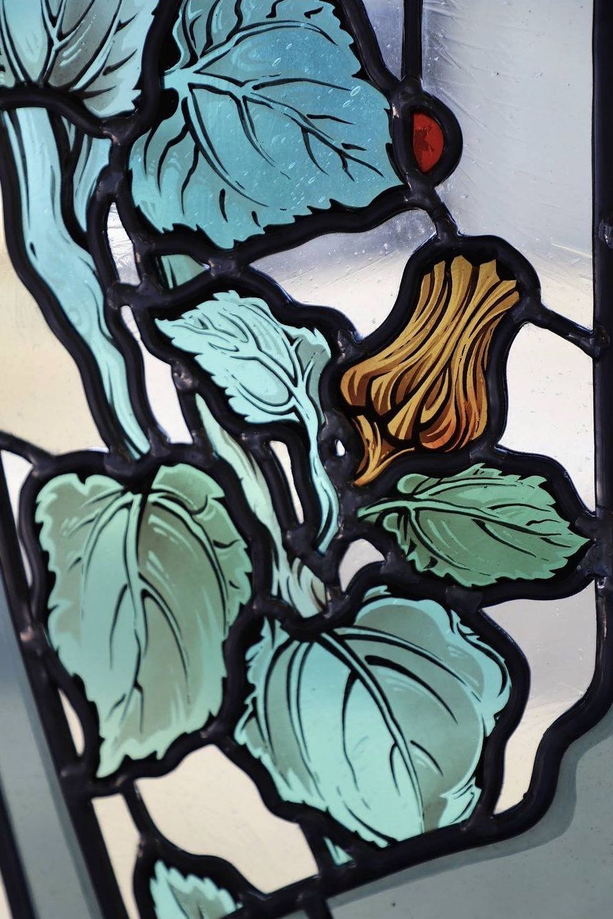 Tournesols école de Nancy — détail des feuilles et des cabochons rouges